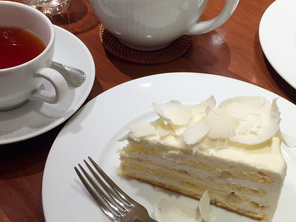 ホワイトチョコレートケーキ（¥680）